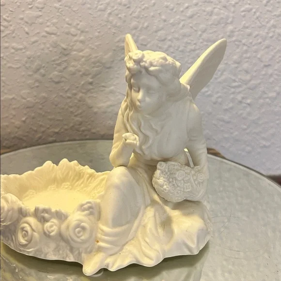 White Fairy Figurine with Rose Bowl - Picture 6 of 10
